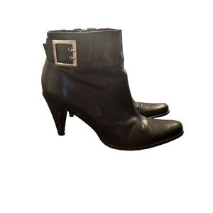 Donald J Pliner Leather Buckle Detail Heeled Booties